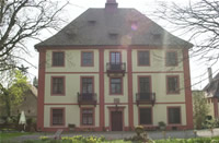 Wohnen im Schloss, Verkauf Schlosswohnung mit Reitstall in Bad Krotzingen / Breisgau – Hochschwarzwald