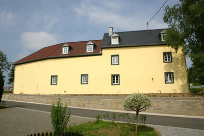 Ansicht Wohnhaus Rückseite: Anwesen / Liebhaberobjekt bei Bitburg: EFH mit Pferdestall / Weiden  und Nebengebäude, ruhige Lage in ländlicher Umgebung